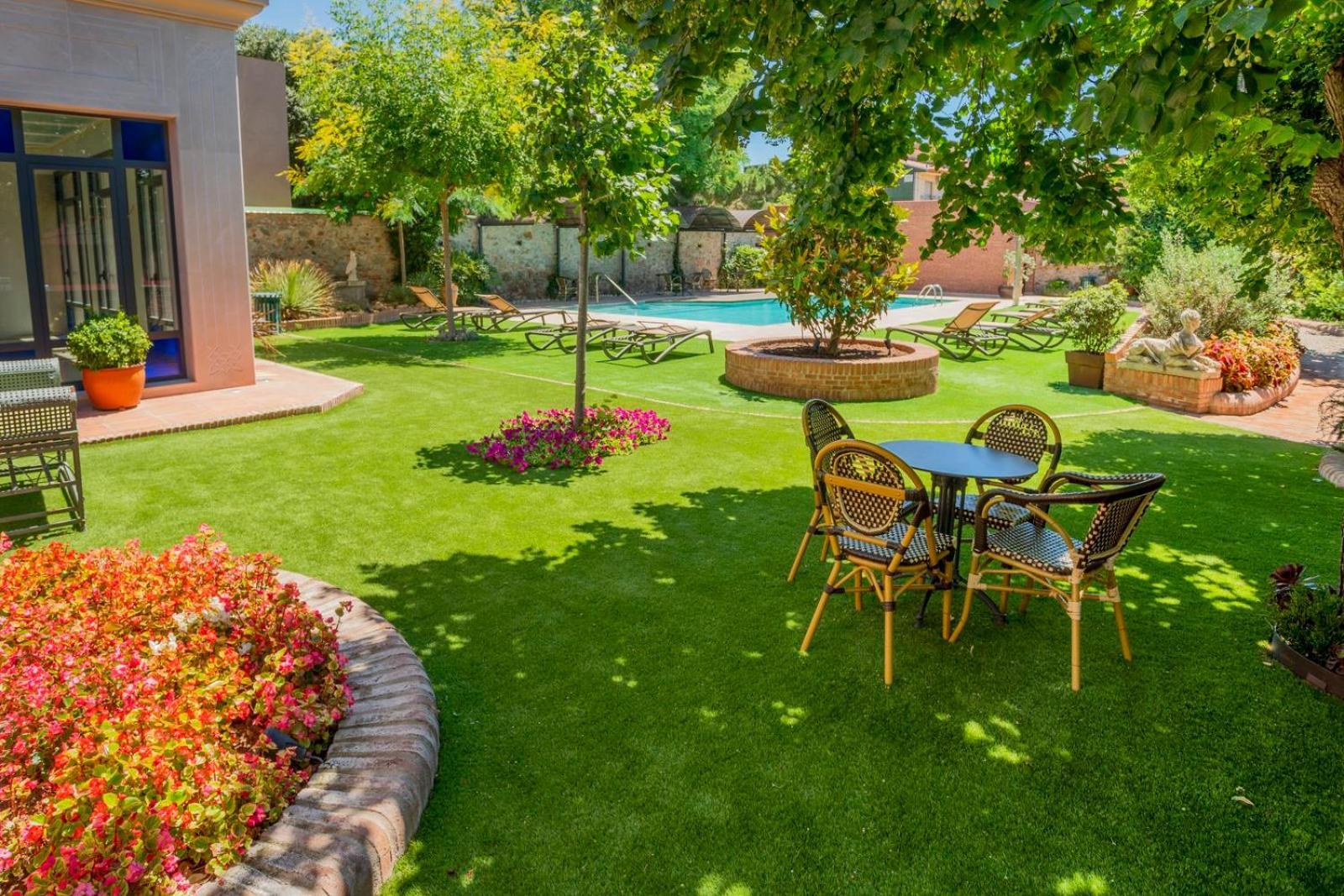 Apartaments Suites Sant Jordi Montbrió del Camp Zewnętrze zdjęcie