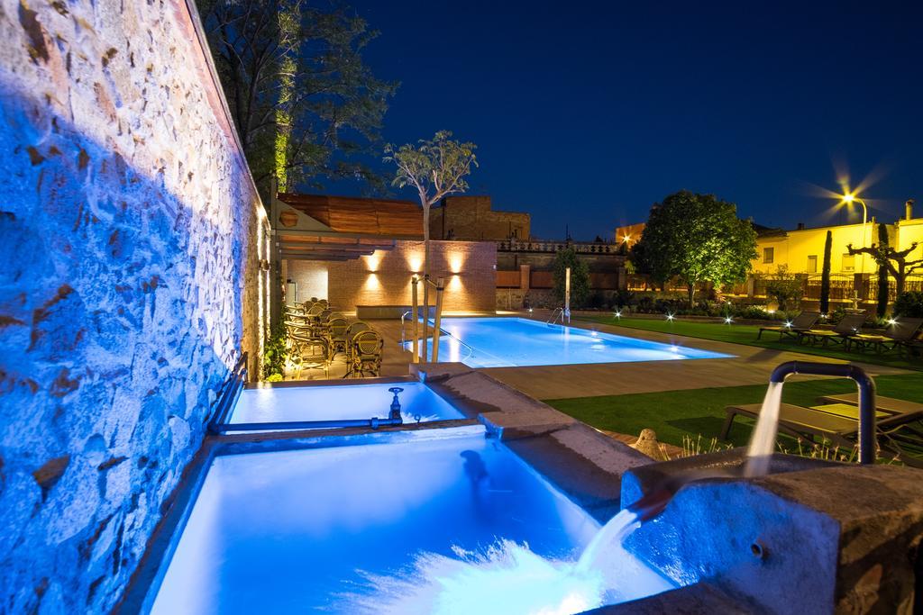 Apartaments Suites Sant Jordi Montbrió del Camp Zewnętrze zdjęcie