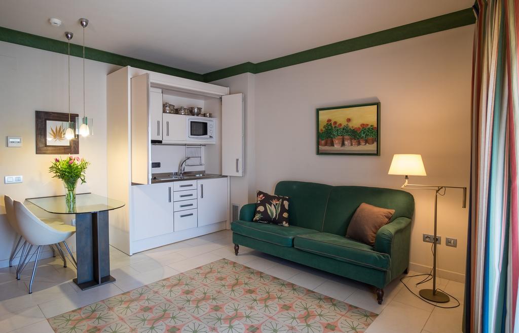 Apartaments Suites Sant Jordi Montbrió del Camp Zewnętrze zdjęcie