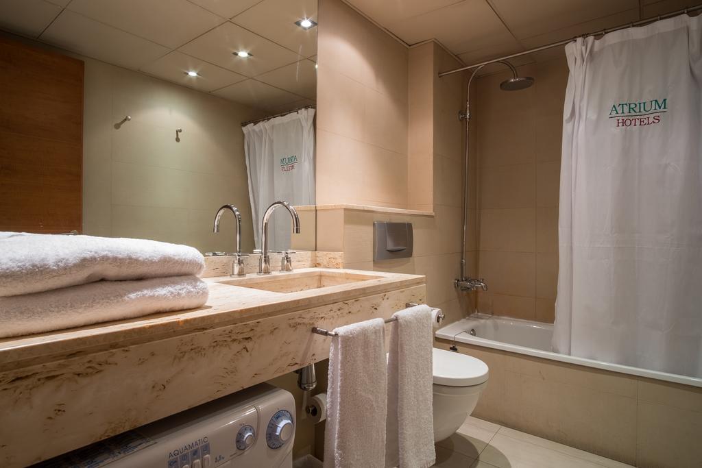 Apartaments Suites Sant Jordi Montbrió del Camp Zewnętrze zdjęcie