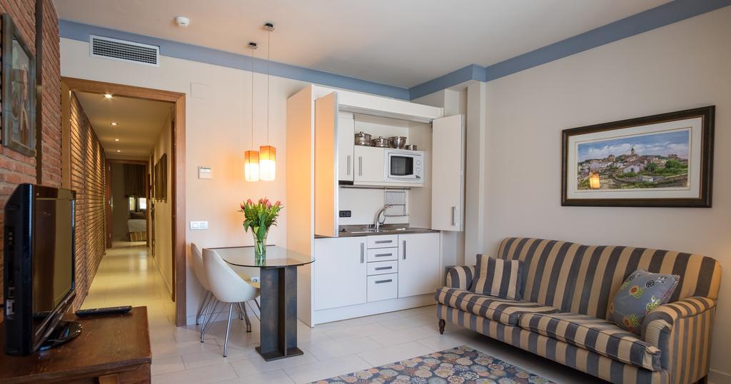 Apartaments Suites Sant Jordi Montbrió del Camp Zewnętrze zdjęcie