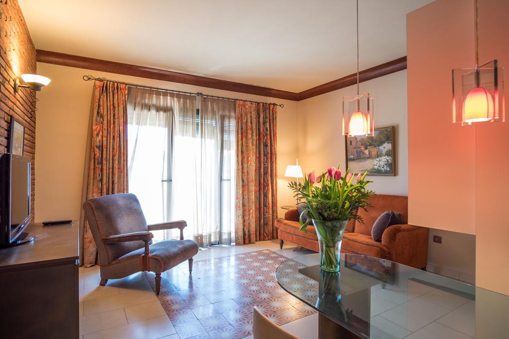 Apartaments Suites Sant Jordi Montbrió del Camp Zewnętrze zdjęcie
