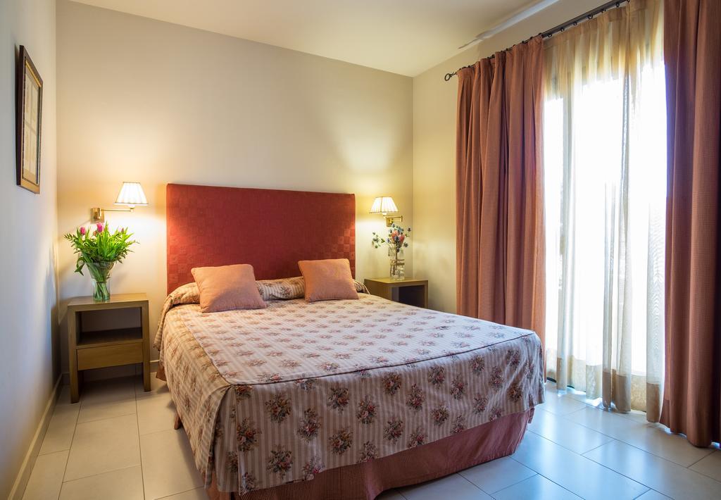 Apartaments Suites Sant Jordi Montbrió del Camp Zewnętrze zdjęcie